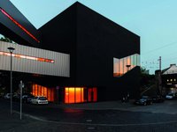 Museumserweiterungsbau DBM+ in der Dämmerung