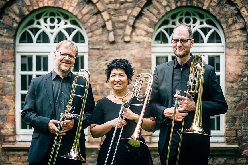 2022-12-01-news-spaetschicht-dezember-posaunentrio-buccinate Rima Ideguchi und Thorsten Lange-Rettich an der Tenorposaune sowie Fabian Liedtke an der Bassposaune